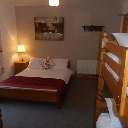 Hungry Hill Orman Evi